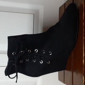 Size 10 Black suede lace up zip on boots forever 21 platform heels